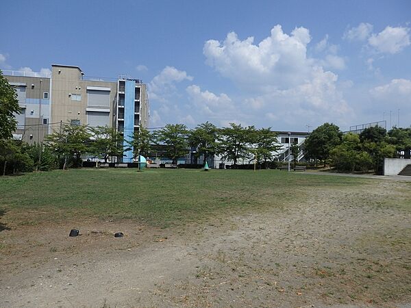 水無瀬川緑地公園（1160m）