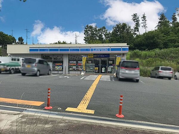 ローソン　高槻芝谷町店（1900m）