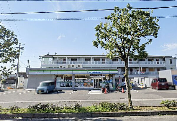 ファミリーマート 高槻岡本町店（1000m）