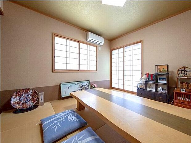 ■現地写真（2023年3月撮影）■リビングに隣接する和室は客間としてや、休憩スペースにも便利。