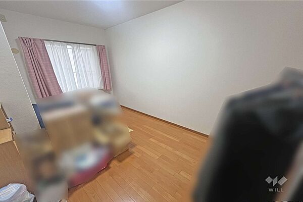 西側洋室6.4帖、寝室としても子供部屋としても十分な広さです。