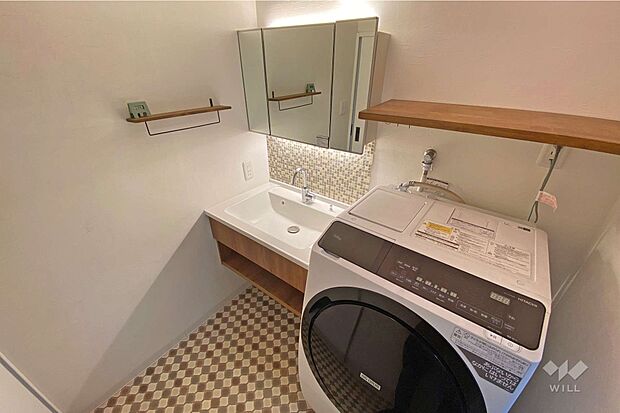 洗面室。ドラム式洗濯機も配置可能な広さです。