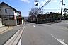 周辺：敷地北側の前面道路