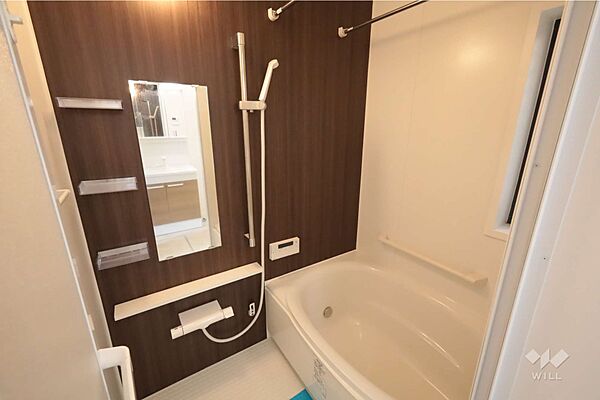 浴室、【バスルーム】足を伸ばして入れるバスタブ。子どもと一緒に入ってコミュニケーションの時間にも［2026年2月16日撮影］