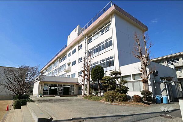 長尾中学校[公立]の外観