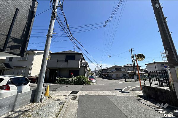 物件西側前面道路（北側から）［2026年5月12日撮影］