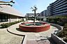 周辺：敷地東側に隣接する公園