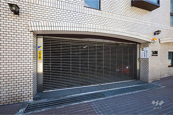 駐車場の出入口（リングシャッター付き）
