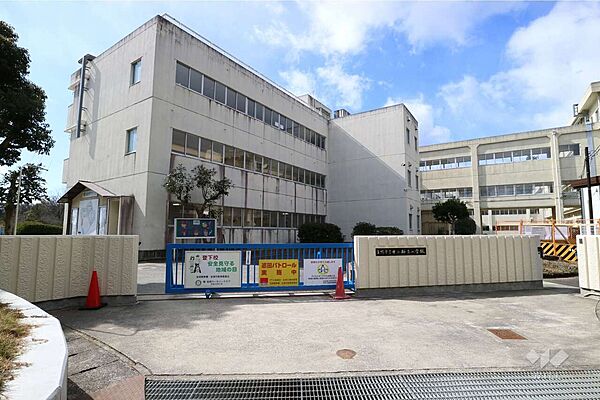 中山台小学校[公立]の外観