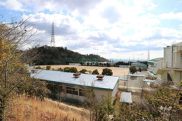 中山五月台中学校[公立]の外観