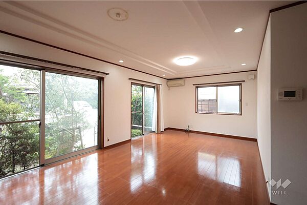 LDK19.38帖、ダイニングテーブルを置いても家族でゆっくりできます。子どもたちが走り回っても大丈夫な空間。［2026年6月24日撮影］