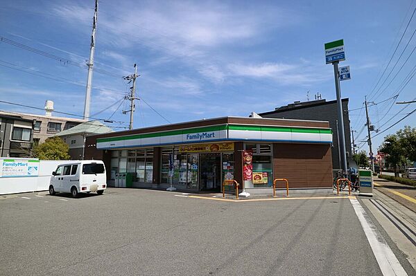 ファミリーマート宝塚高司店
