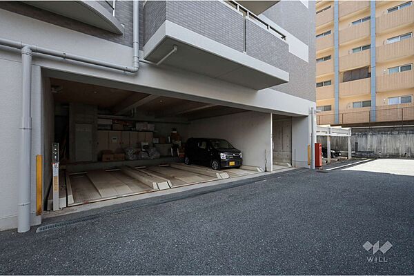 敷地内駐車場（屋内機械式）