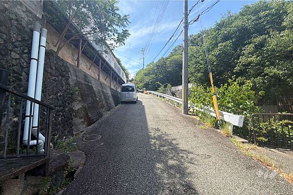 物件の前面道路［2026年8月10日撮影］
