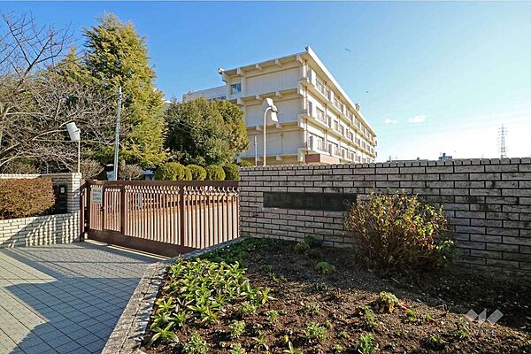 高司小学校[公立]の外観