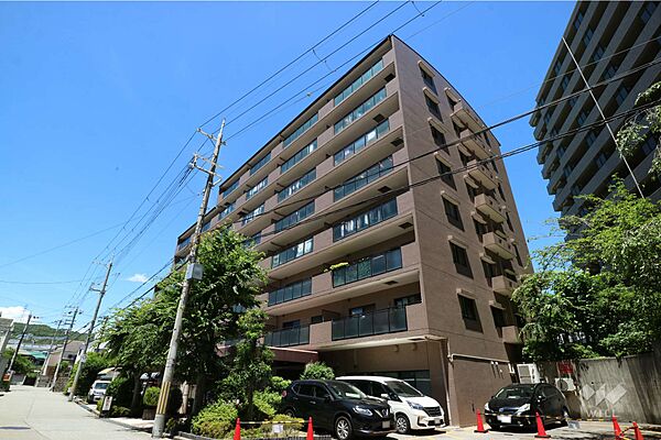 サークコート宝塚の外観（南側から）