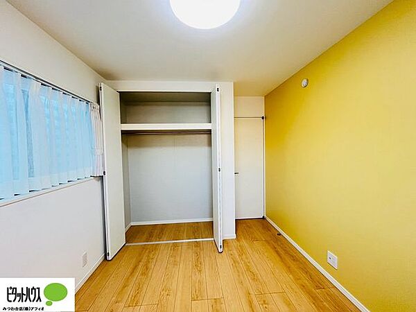 たっぷり収納でお部屋がきれいに片付きます。