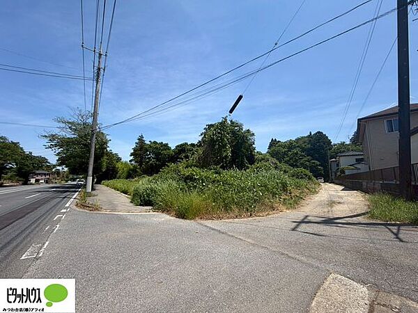 閑静な住宅地は、周囲の騒音も少なく、落ち着いた雰囲気です。