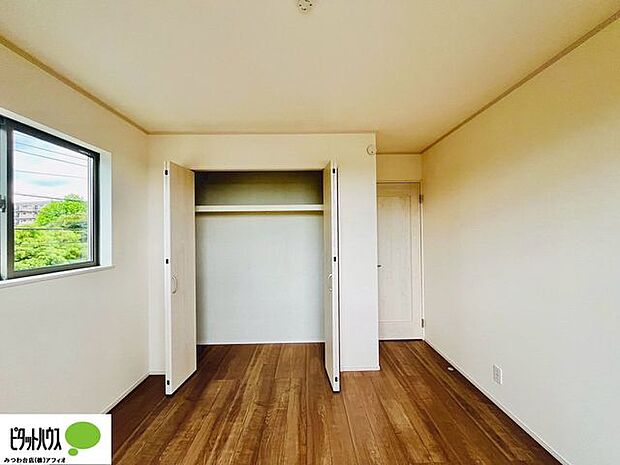 たっぷり収納でお部屋がきれいに片付きます。