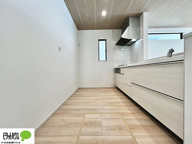 新築ならではのピカピカのキッチンは毎日のお料理も楽しくしてくれますね。