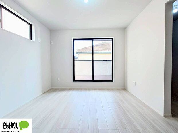 2面採光で明るく、風通しの良いお部屋です。