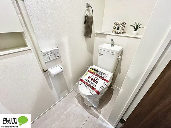 1・2階ウォシュレットトイレ完備。