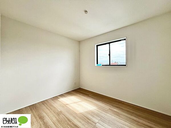 シンプルなお部屋は、それぞれの理想のイメージをかたちにしやすいですよね！
