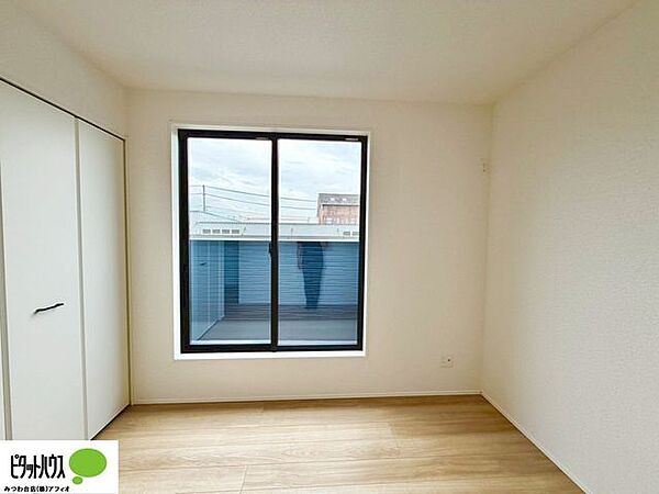 シンプルなお部屋は、それぞれの理想のイメージをかたちにしやすいですよね！