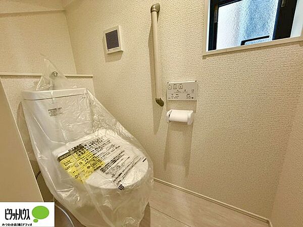 1・2階ウォシュレットトイレ完備。