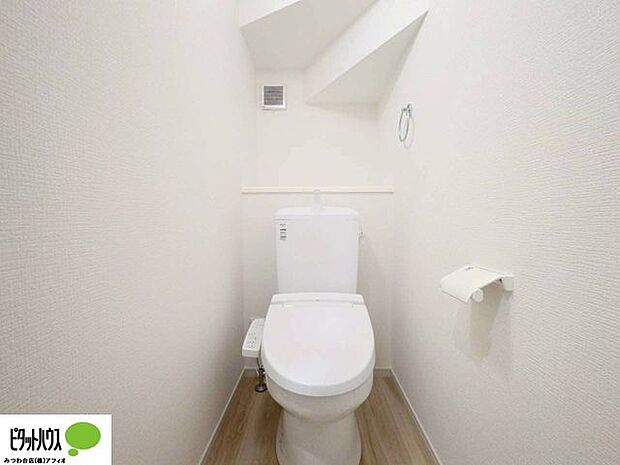 1・2階ウォシュレットトイレ完備。