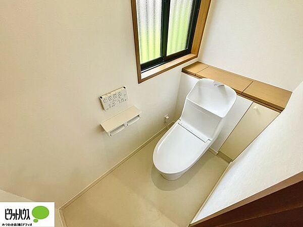 1・2階ウォシュレットトイレ完備。