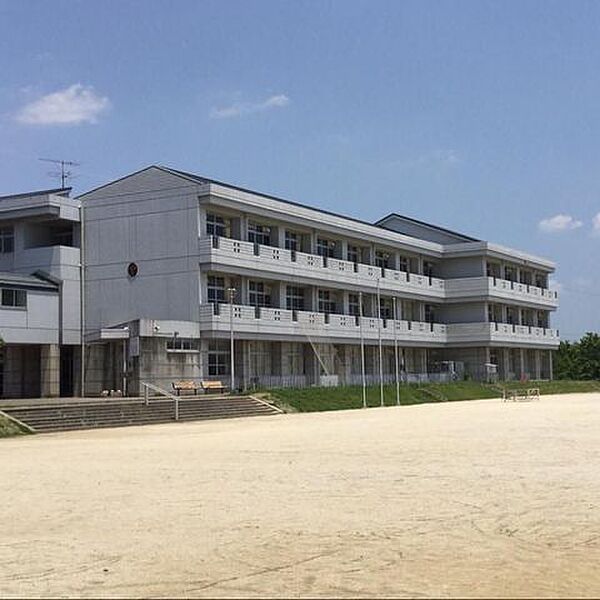 市原市立清水谷小学校 徒歩8分。 600m