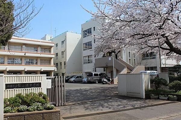 船橋市立飯山満中学校 徒歩12分。 960m