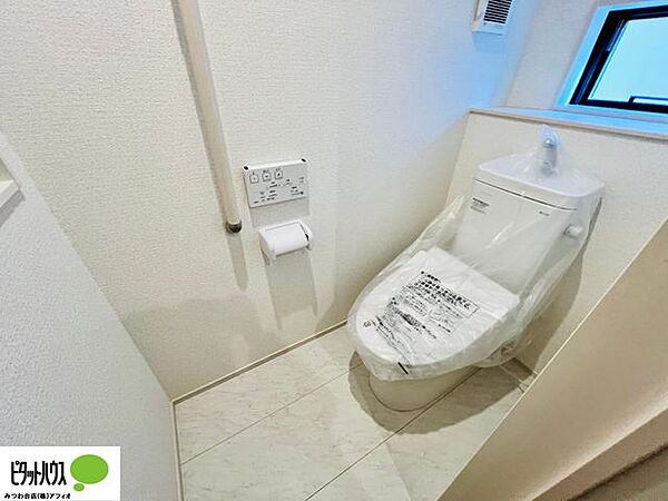 施工例写真　1・2階ウォシュレットトイレ完備。