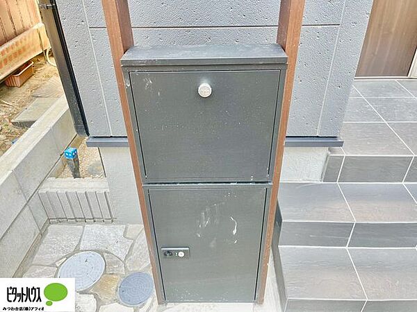 不在時も荷物を受け取れる宅配ボックス