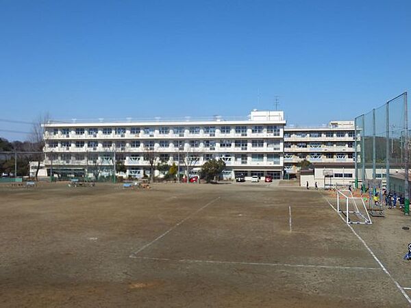 千葉市立緑が丘中学校 徒歩10分。 780m