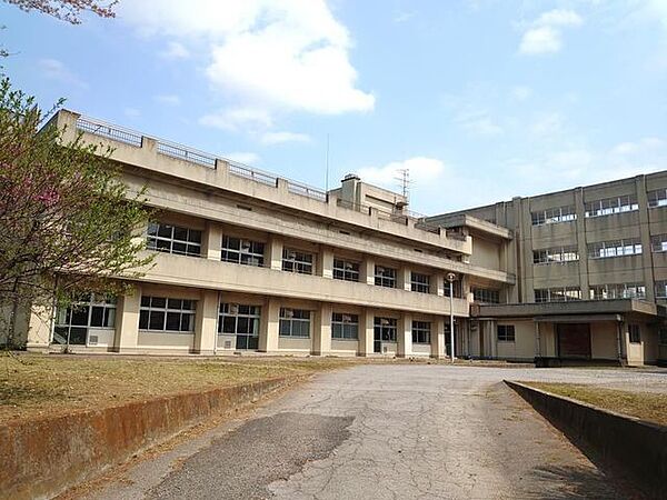 千葉市立朝日ケ丘中学校 徒歩17分。 1380m