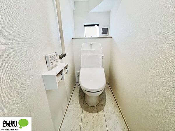 施工例写真　1・2階ウォシュレットトイレ完備。