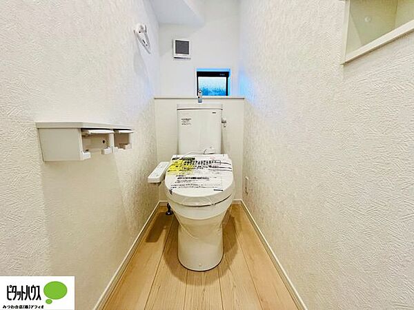 施工例写真：1・2階ウォシュレットトイレ完備。