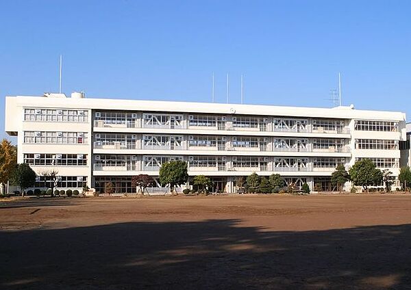 栄町立栄中学校 徒歩17分。 1303m