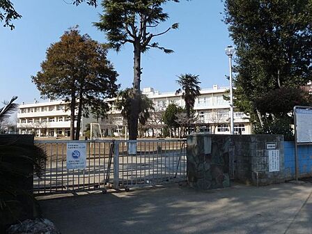 千葉市立/園生小学校 徒歩11分。 880m