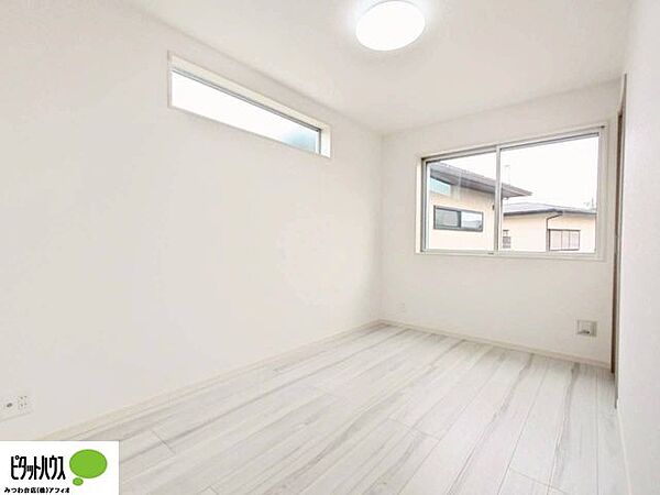シンプルなお部屋は、それぞれの理想のイメージをかたちにしやすいですよね！
