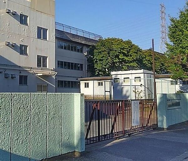 松戸市立新松戸南中学校 徒歩15分。 1190m
