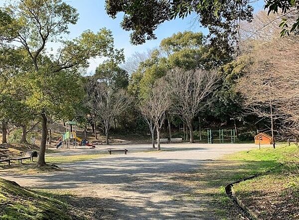 有吉公園 徒歩5分。 380m