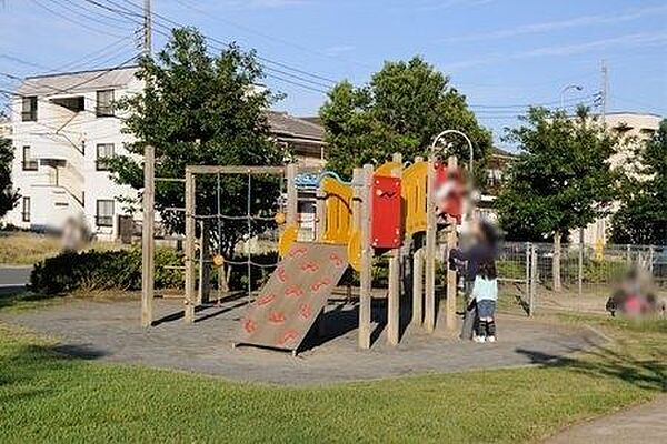 西船近隣公園 徒歩30分。 2330m