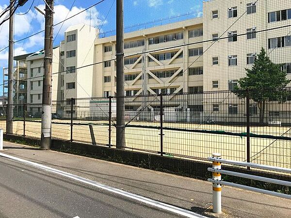松戸市立寒風台小学校 徒歩9分。 700m