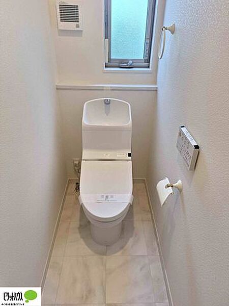 1・2階ウォシュレットトイレ完備。
