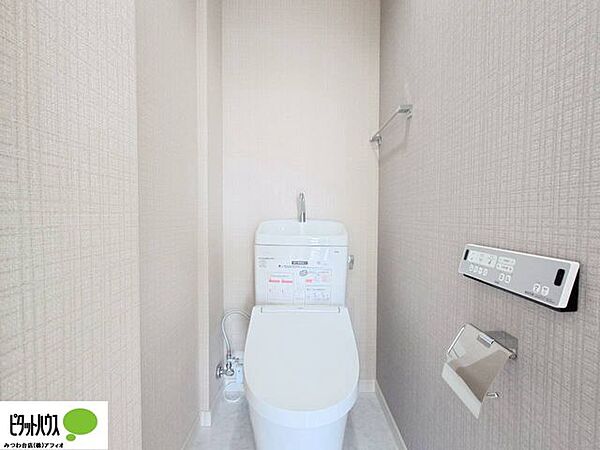 ウォシュレットトイレ完備。