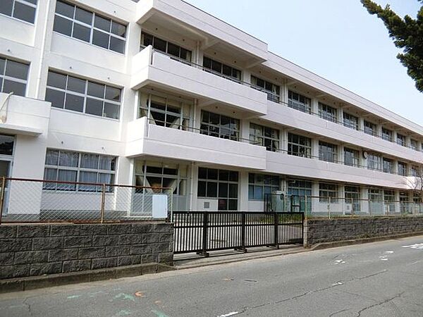 千葉市立磯辺第三小学校 徒歩3分。 240m