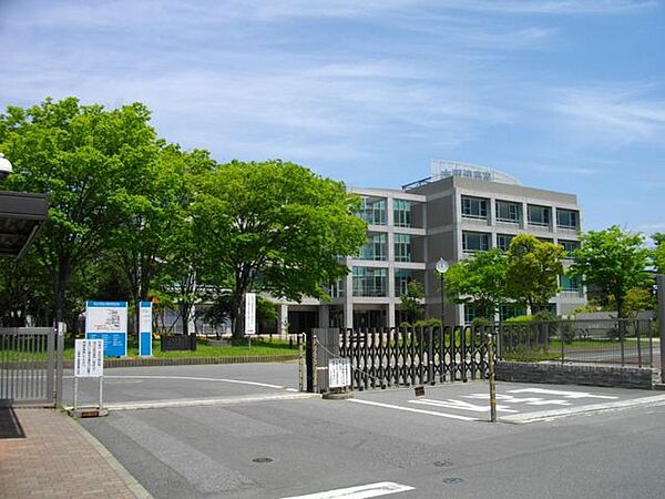 国立木更津工業高等専門学校 徒歩12分。 910m